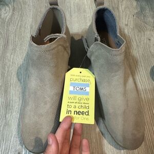 TOMS Desert Taupe Suede Ankle Boots NWT